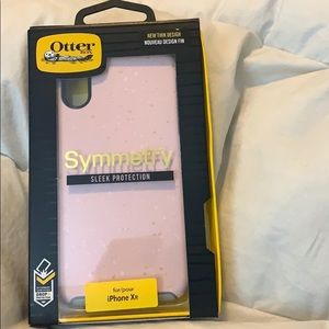 BRAND NWT ⚠️ OtterBox “symmetry” case iPhone XR